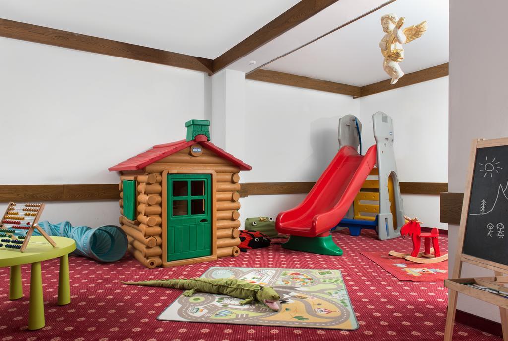 Hotel Antares Σέλβα ντι Βαλ Γκαρντένα Εξωτερικό φωτογραφία