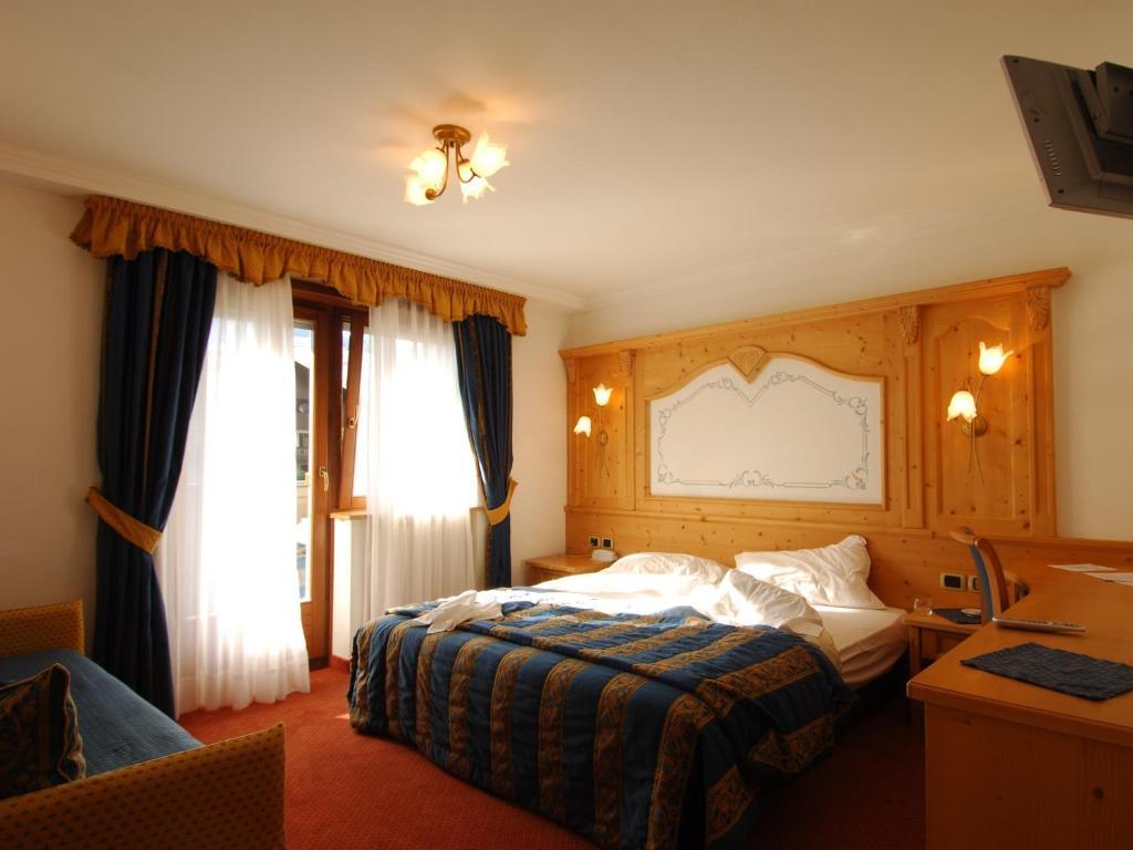Hotel Antares Σέλβα ντι Βαλ Γκαρντένα Δωμάτιο φωτογραφία